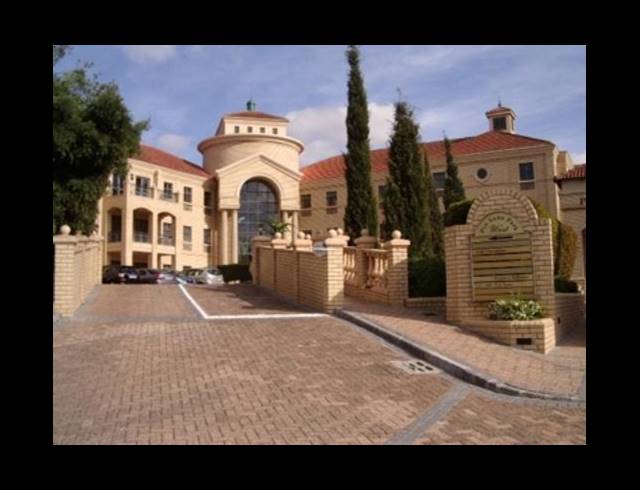 123M² OFFICE TO LET IN TYGER VALLEY